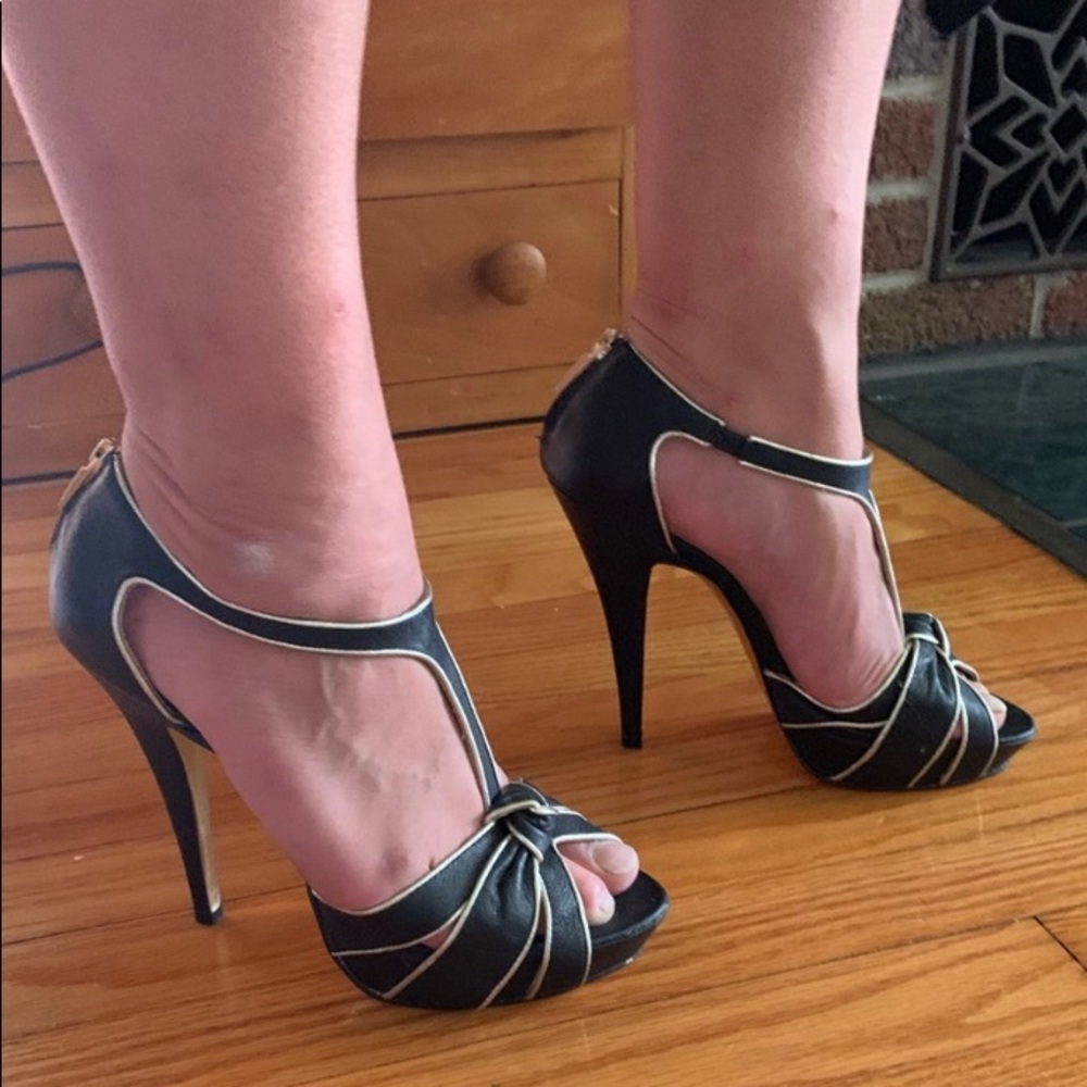 Express Heels - Picture 4 of 7
